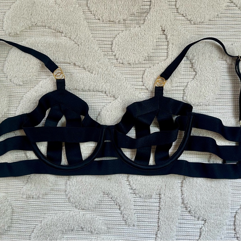 VS Black Strappy Sexy Women's Bra